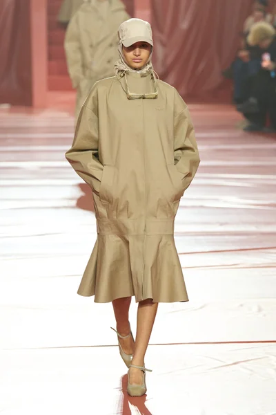 Look 2
